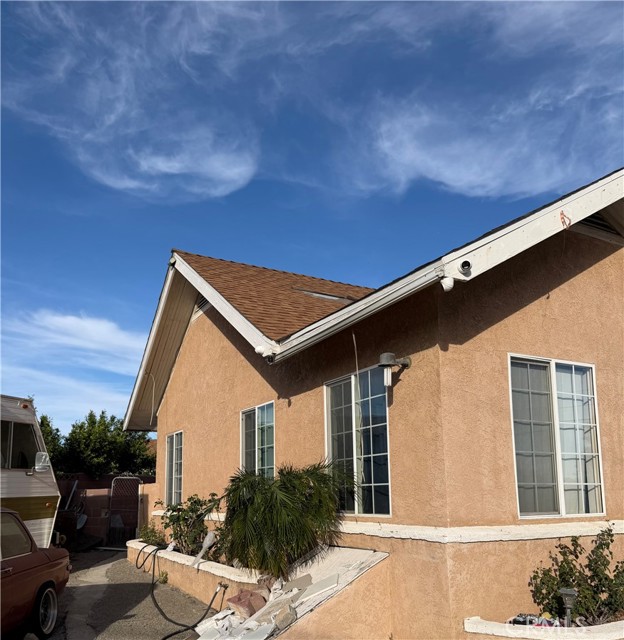 Detail Gallery Image 2 of 27 For 17312 Miller Ave, Fontana,  CA 92336 - 6 Beds | 6 Baths