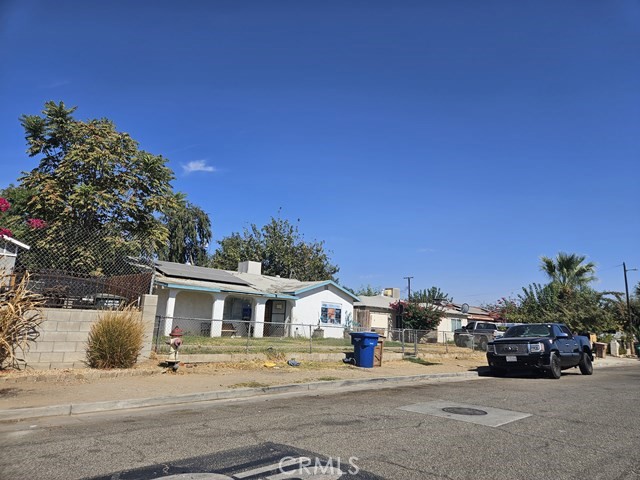 Detail Gallery Image 7 of 8 For 4402 Lexington Ave, Bakersfield,  CA 93306 - 3 Beds | 1 Baths