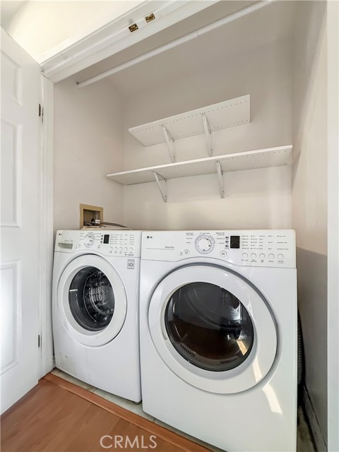 50 W Mountain Street, Pasadena CA: https://media.crmls.org/medias/25d1ff51-396f-44d8-9132-684e23f6175b.jpg