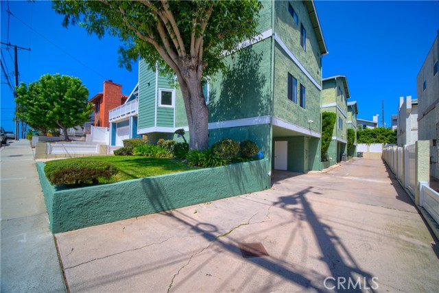 1919 Carnegie, Redondo Beach, California 90278, 2 Bedrooms Bedrooms, ,2 BathroomsBathrooms,Residential,For Sale,Carnegie,SB26075625
