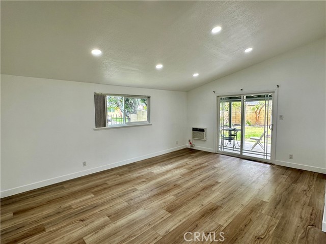 Detail Gallery Image 6 of 42 For 2413 W Monta Vista Ave, Santa Ana,  CA 92704 - 3 Beds | 2 Baths