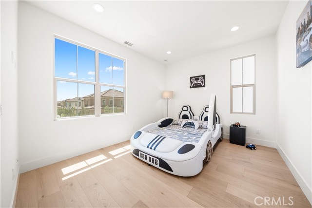 107 Somera, Irvine CA: https://media.crmls.org/medias/25d29aa7-1a05-4887-9628-195b77cc81dc.jpg