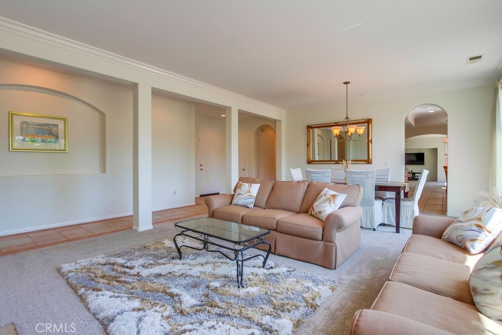 MLS #OC25182167 img 8