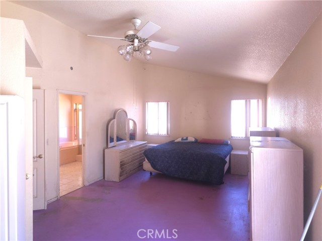35075 Firecat Road, Hemet CA: https://media.crmls.org/medias/25d32536-6b9d-4bec-aa47-ca408678dd3a.jpg