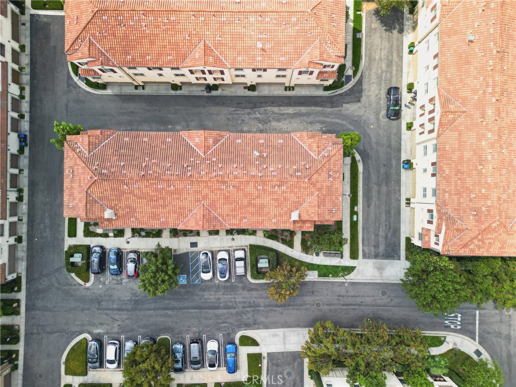 https://media.crmls.org/medias/25d33391-e24c-4861-9a69-cd09b04d72c2.jpg?preset=X-Large
