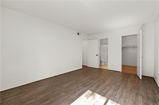 18752 Mandan Street, Canyon Country CA: https://media.crmls.org/medias/25d422eb-776c-498f-ae77-cf7d98b19fbb.jpg