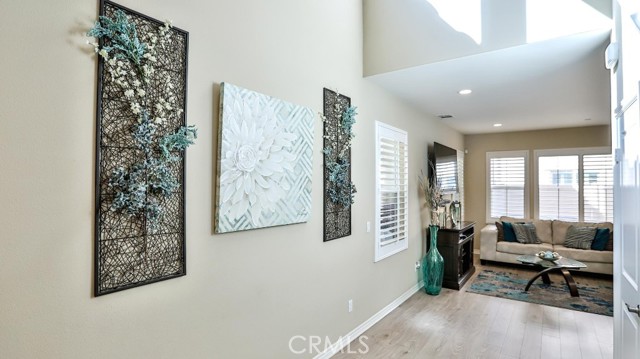 Detail Gallery Image 6 of 45 For 4693 Holly Ave, Long Beach,  CA 90805 - 3 Beds | 2/1 Baths