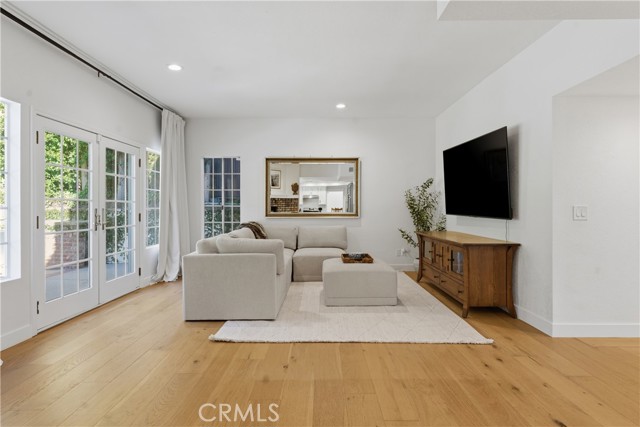 Detail Gallery Image 12 of 51 For 5501 Fairgrange Dr, Agoura Hills,  CA 91301 - 6 Beds | 3 Baths