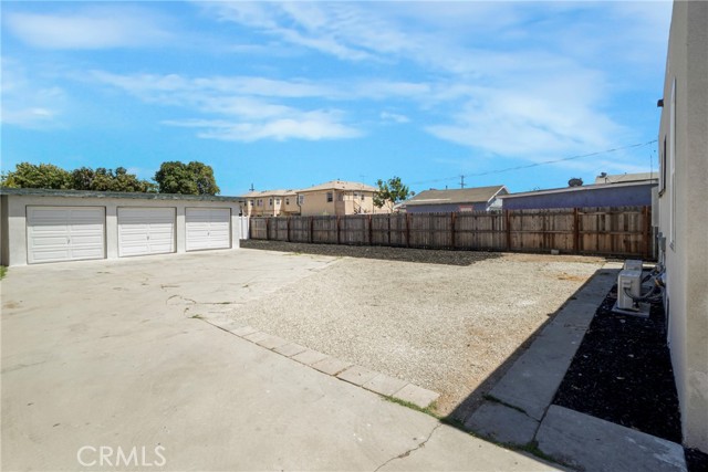 200 N Willow N Avenue, Compton CA: https://media.crmls.org/medias/25d6174e-f1ed-4e2a-8b36-efca0cd0b53e.jpg