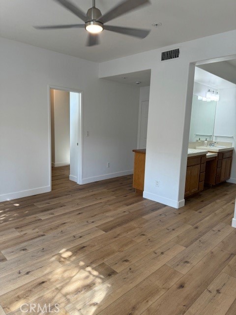 Detail Gallery Image 19 of 30 For 28219 Canterbury Ct, Valencia,  CA 91354 - 2 Beds | 2/1 Baths