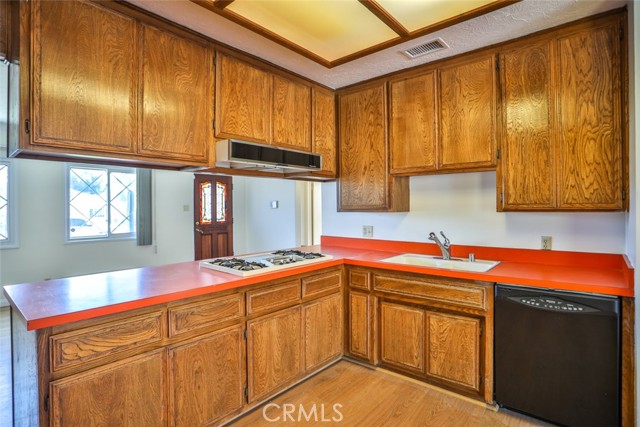 Detail Gallery Image 12 of 41 For 725 E Deodar St, Ontario,  CA 91764 - 3 Beds | 1/1 Baths