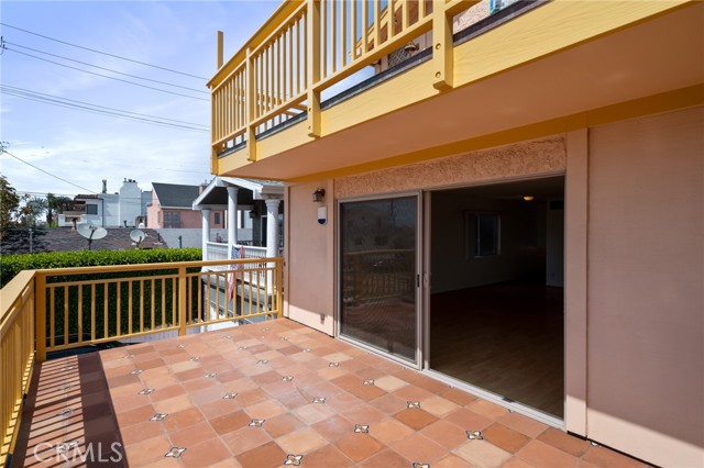 738 Manhattan Avenue, Hermosa Beach, California 90254, 5 Bedrooms Bedrooms, ,3 BathroomsBathrooms,Residential,Sold,Manhattan,SB23159527