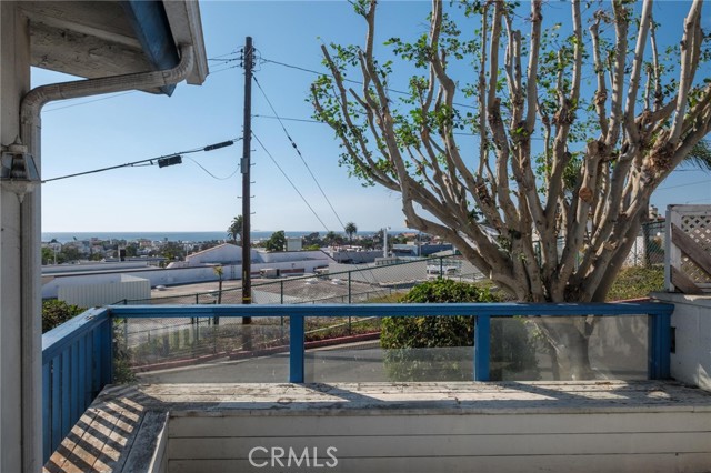 Detail Gallery Image 9 of 31 For 909 Montgomery, Hermosa Beach,  CA 90254 - 2 Beds | 2 Baths