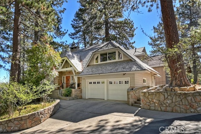 Detail Gallery Image 4 of 49 For 28065 Peninsula, Lake Arrowhead,  CA 92352 - 4 Beds | 3/1 Baths