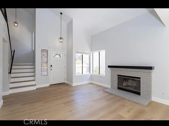 Front Image Thumbnail for CRIV25266335