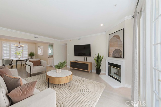1250 Midvale Avenue, Los Angeles CA: https://media.crmls.org/medias/25d796c4-d662-410e-9c44-57392de5aa02.jpg