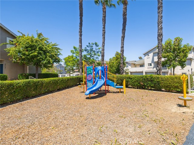 23238 Colony Park Drive, Carson CA: https://media.crmls.org/medias/25d84153-aade-455d-b739-15d14174d3b0.jpg