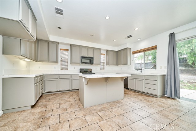 Detail Gallery Image 13 of 52 For 26244 Charismatic Ct, Moreno Valley,  CA 92555 - 4 Beds | 2/1 Baths