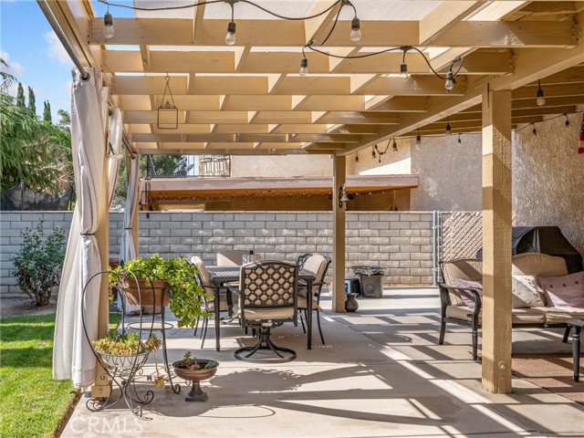 12596 Whispering Springs Road, Victorville CA: https://media.crmls.org/medias/25d8c01c-8dc9-43b4-b00e-dc59ebcc39fd.jpg