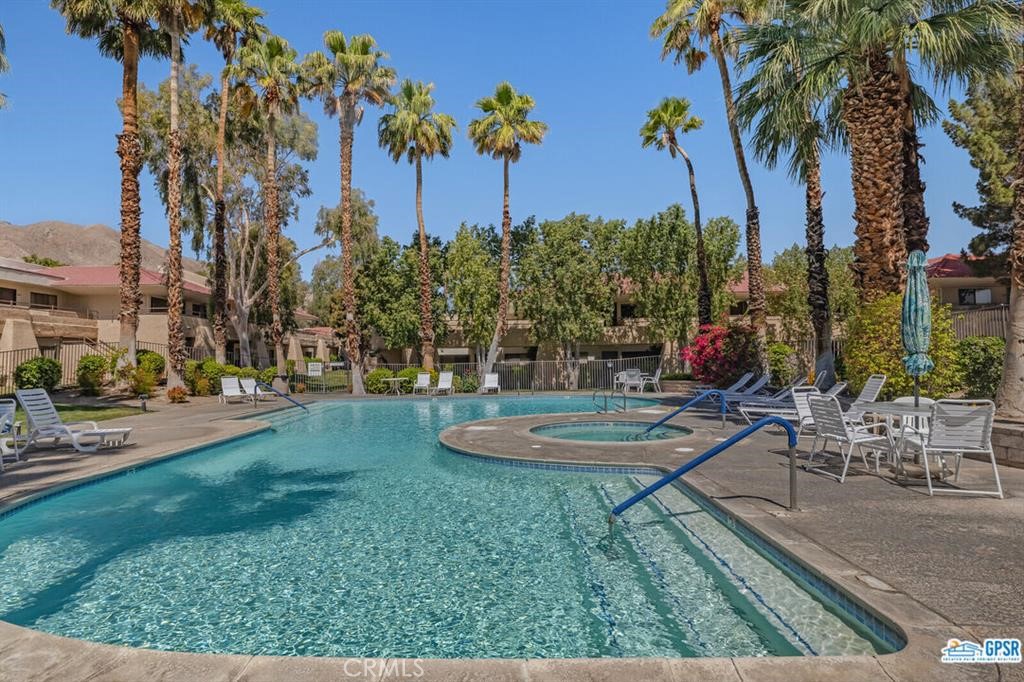 2810 N Arcadia Court #111