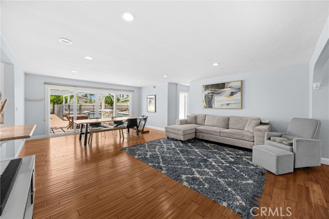 5345 Kenwood Avenue, Buena Park CA: https://media.crmls.org/medias/25da0c52-98cd-4841-be31-191c2f3fa11e.jpg