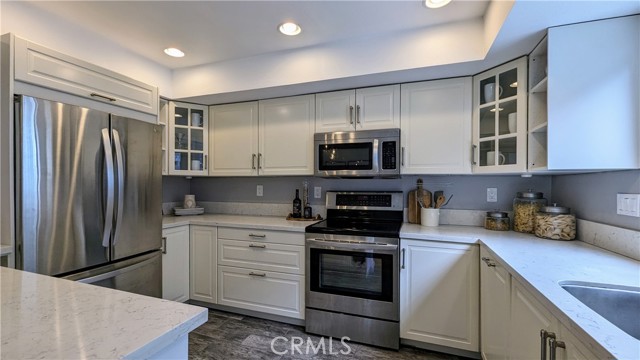 Detail Gallery Image 2 of 49 For 861 America Way, Del Mar,  CA 92014 - 2 Beds | 2/1 Baths