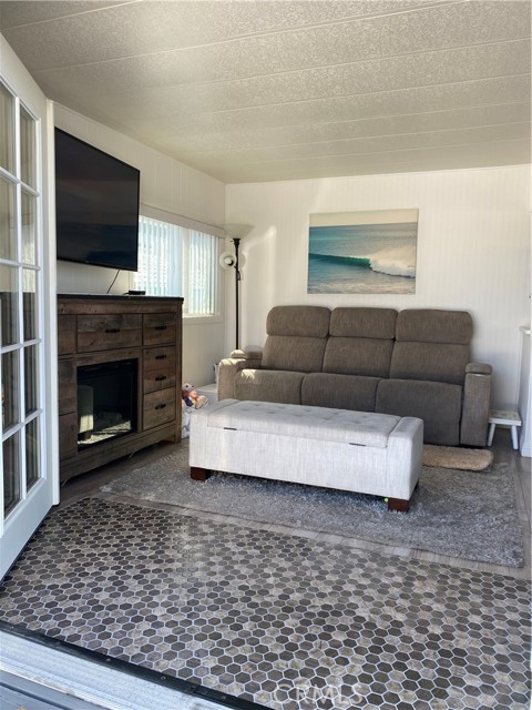 Detail Gallery Image 5 of 17 For 80 Huntington St #367,  Huntington Beach,  CA 92648 - 1 Beds | 1 Baths