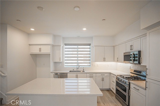 Detail Gallery Image 18 of 48 For 2317 W Broadway #6,  Anaheim,  CA 92804 - 4 Beds | 3/1 Baths