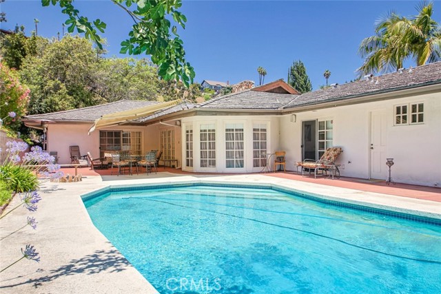 Detail Gallery Image 15 of 75 For 1801 Greenbriar Rd, Glendale,  CA 91207 - 3 Beds | 3 Baths