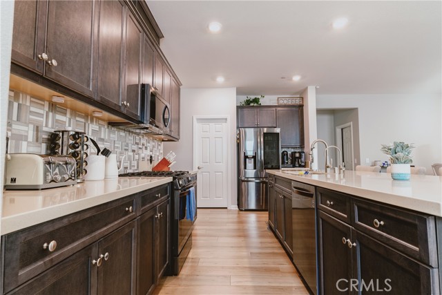 Detail Gallery Image 10 of 30 For 7552 Honeybell Ct, Riverside,  CA 92507 - 4 Beds | 2 Baths