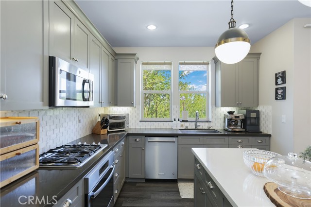 55 Fuchsia, Lake Forest CA: https://media.crmls.org/medias/25dd392e-f41b-460a-956b-b1c4289d158a.jpg