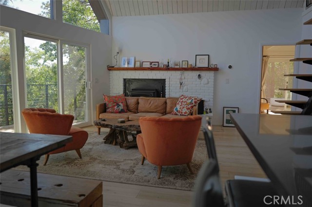 1554 Coyote Court, Big Bear City CA: https://media.crmls.org/medias/25dd53ee-2f82-4236-9f79-3de2be12ee92.jpg