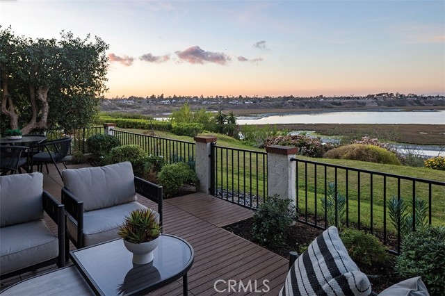 Detail Gallery Image 24 of 28 For 2175 Vista Entrada, Newport Beach,  CA 92660 - 3 Beds | 2/1 Baths