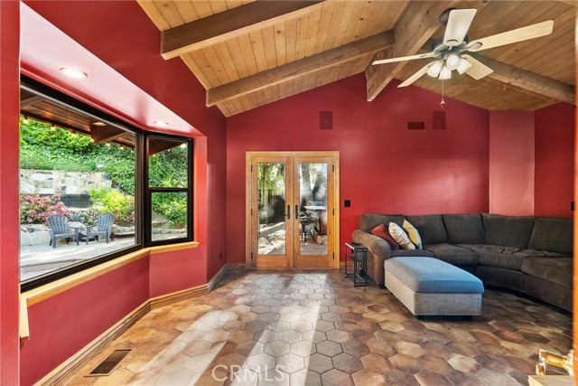 Detail Gallery Image 33 of 54 For 25009 Atwood Bld, Newhall,  CA 91321 - 3 Beds | 2/1 Baths