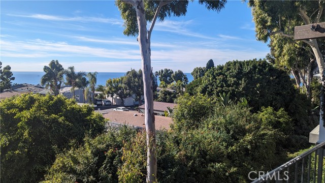 Detail Gallery Image 9 of 10 For 24 Bali Lane, Pacific Palisades,  CA 90272 - 2 Beds | 2 Baths