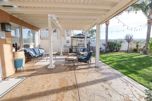 Detail Gallery Image 27 of 31 For 928 Allegre, Corona,  CA 92879 - 4 Beds | 3 Baths