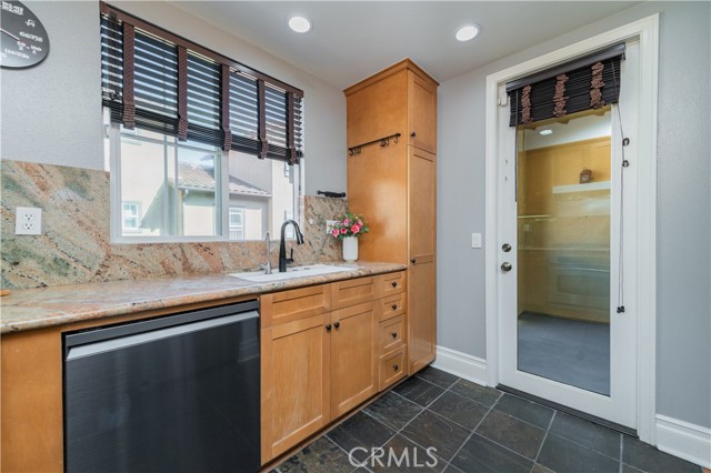144 Coral Rose, Irvine CA: https://media.crmls.org/medias/25df5b8b-f3f0-4c13-b18d-1692d5d1ff65.jpg