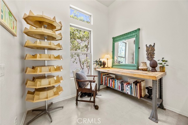 253 N Bush Street, Santa Ana CA: https://media.crmls.org/medias/25e31cec-9196-4eb2-b120-7f637185265c.jpg