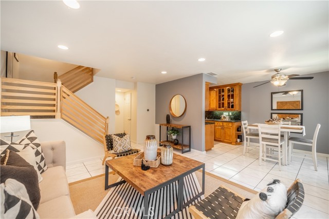 Detail Gallery Image 1 of 1 For 420 N Jeanine Dr #C,  Anaheim,  CA 92806 - 3 Beds | 2/1 Baths