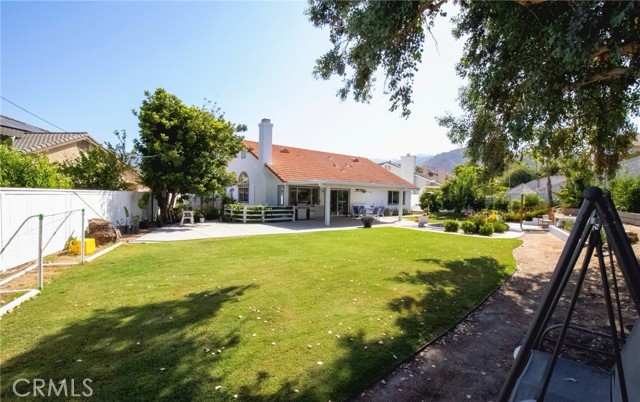 15303 Lakebreeze Lane, Lake Elsinore CA: https://media.crmls.org/medias/25e3930f-e717-4fe1-b7a8-000a925b8e67.jpg