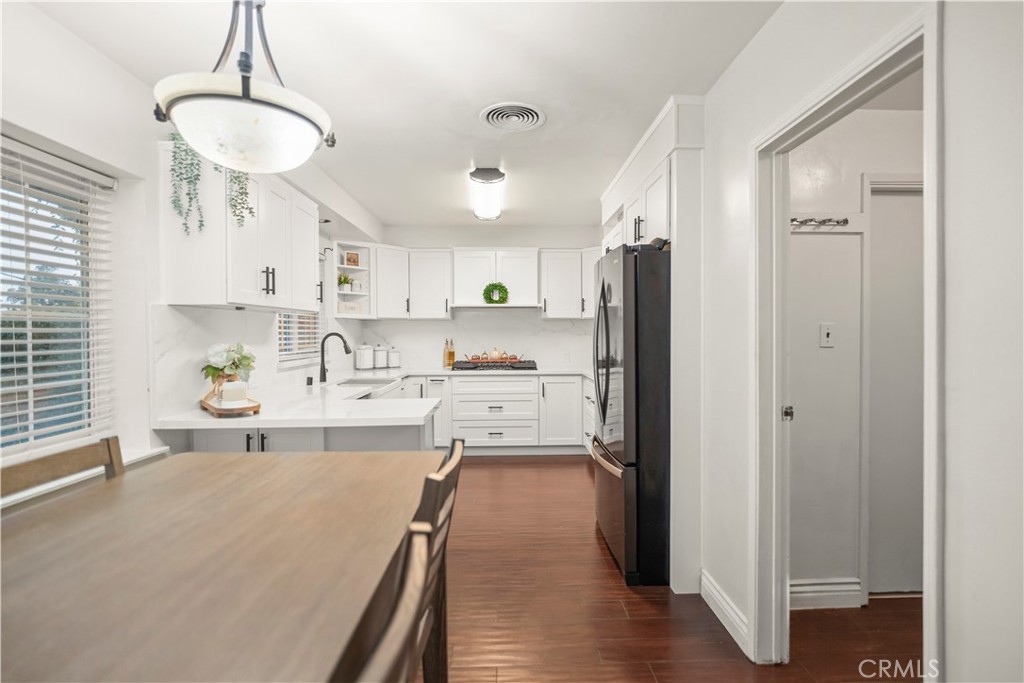 25E39B98 F5D8 4C2B 9Dcc 58Ce1D1F7D4F 1811 Country Club, Bakersfield, Ca 93306 &Lt;Span Style='BackgroundColor:transparent;Padding:0Px;'&Gt; &Lt;Small&Gt; &Lt;I&Gt; &Lt;/I&Gt; &Lt;/Small&Gt;&Lt;/Span&Gt;