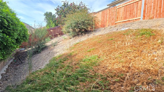 Detail Gallery Image 9 of 26 For 11852 N Birch Grove, Sylmar,  CA 91342 - 5 Beds | 3/1 Baths