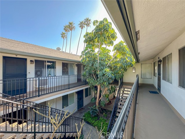 Detail Gallery Image 32 of 46 For 3045 E Theresa #8,  Long Beach,  CA 90814 - 1 Beds | 1 Baths