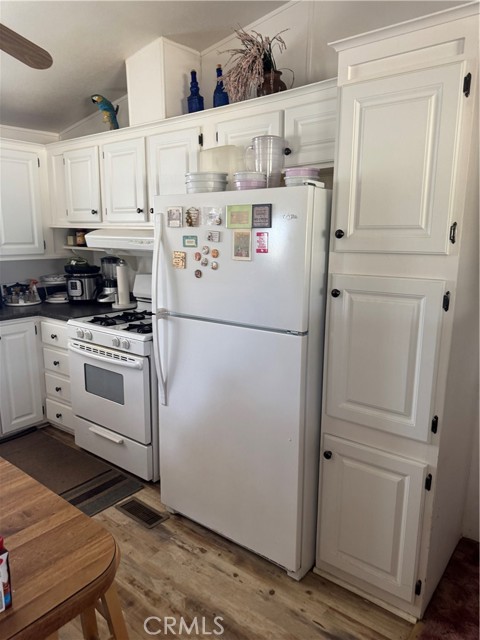 1525 Del Rosa Road, Phelan CA: https://media.crmls.org/medias/25e68c69-fd9c-482e-a237-d8e84615ee68.jpg