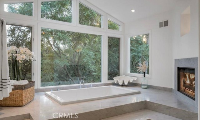 Detail Gallery Image 22 of 43 For 3040 Roscomare Rd, Bel Air,  CA 90077 - 5 Beds | 6/2 Baths