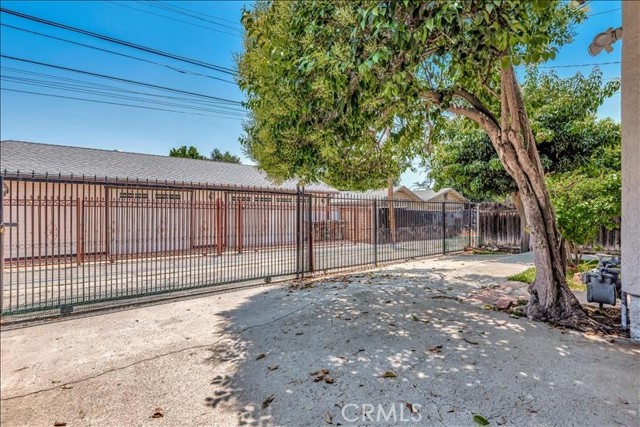 518 E Lime, Monrovia CA: https://media.crmls.org/medias/25e72fab-8d2a-4056-893b-69d9c6987c8a.jpg