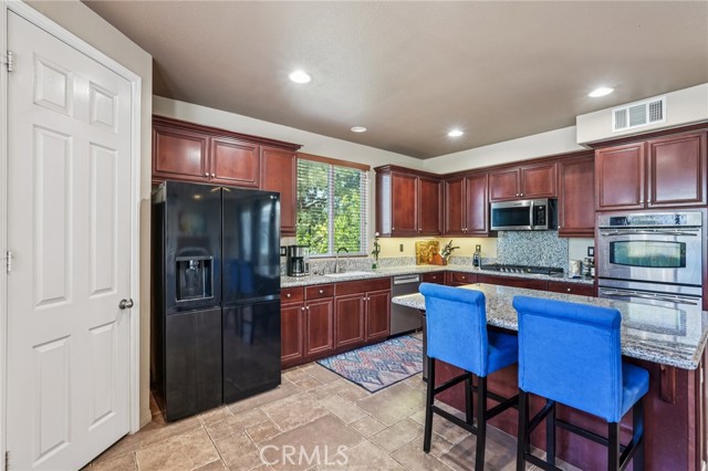 Detail Gallery Image 10 of 55 For 31923 Pepper Tree St, Winchester,  CA 92596 - 5 Beds | 3/1 Baths