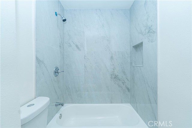 Detail Gallery Image 19 of 31 For 3510 Slayton St, Hawthorne,  CA 90250 - 5 Beds | 5 Baths