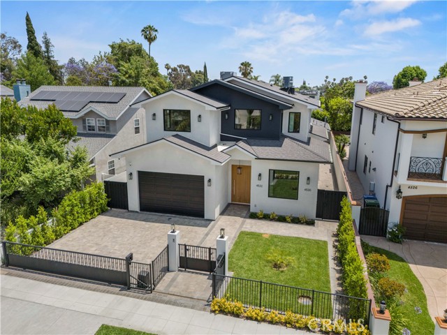 Detail Gallery Image 4 of 75 For 4532 Katherine, Sherman Oaks,  CA 91423 - 6 Beds | 6/1 Baths