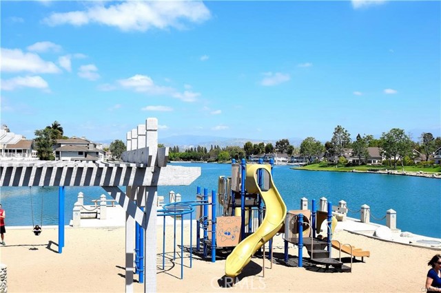 Detail Gallery Image 7 of 69 For 18 Starflower #10,  Irvine,  CA 92604 - 3 Beds | 2 Baths